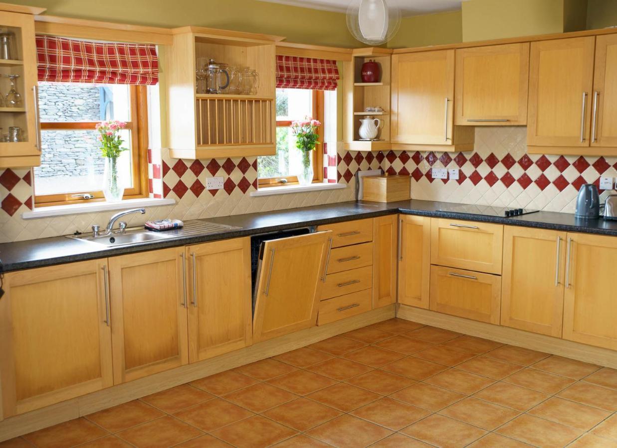 Dingle Courtyard Holiday Homes 3 Bed By Trident Holiday Homes Exterior photo